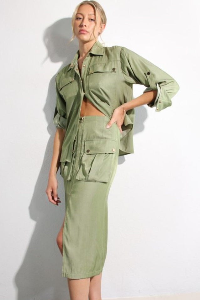Conjunto de camisa y falda abotonada ( Preorders )